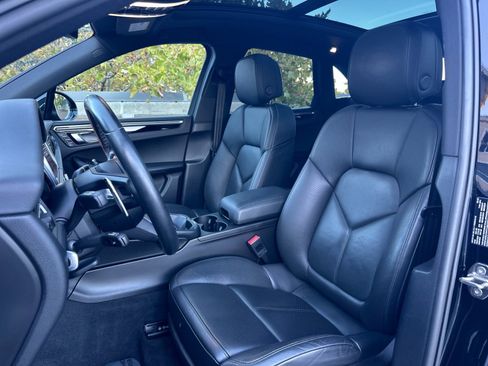 Used 2023 Porsche Macan image 5