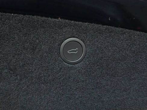 Used 2022 Tesla Model X AWD/4WD image 34