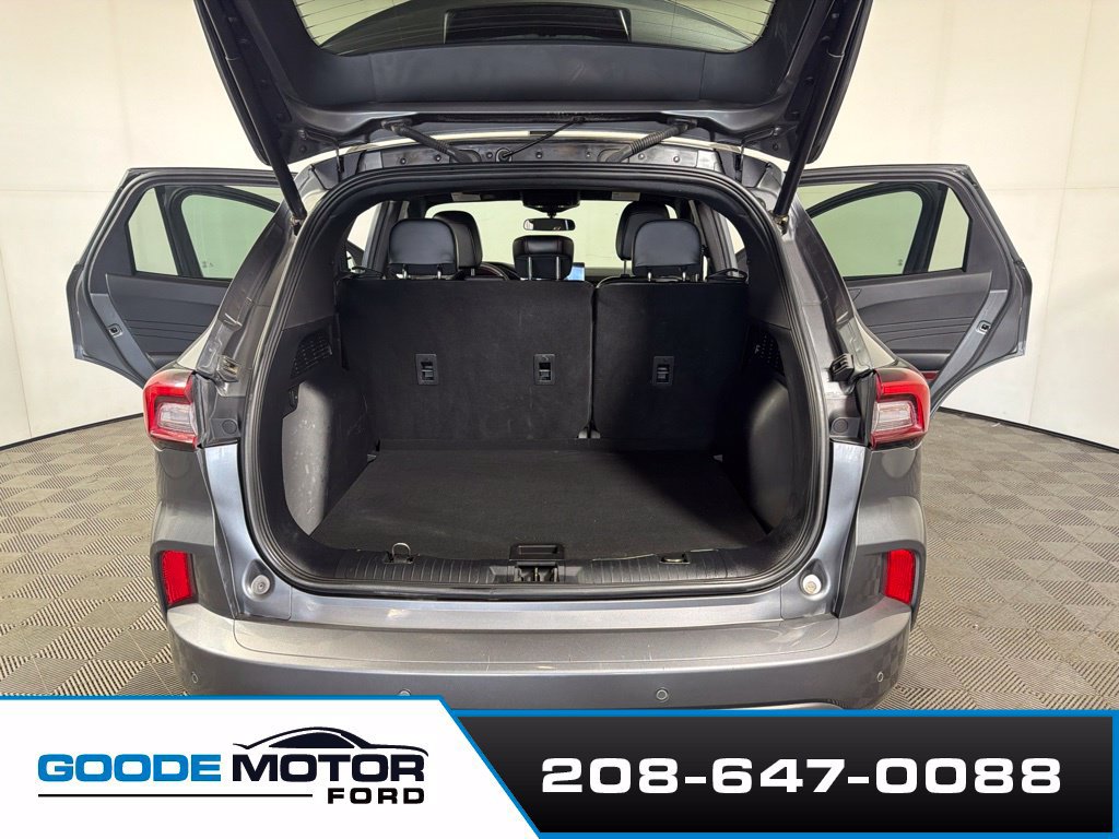 Used 2023 Ford Escape ST-Line w/ Tech Pack #1 AWD/4WD image 19
