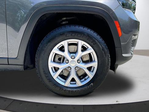 Certified 2022 Jeep Grand Cherokee L Limited AWD/4WD image 33