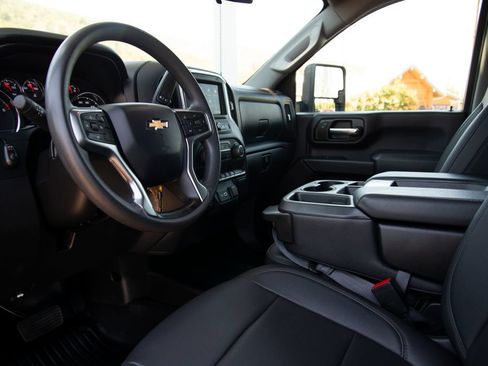 Used 2021 Chevrolet Silverado 2500 W/T w/ WT Convenience Package AWD/4WD image 12