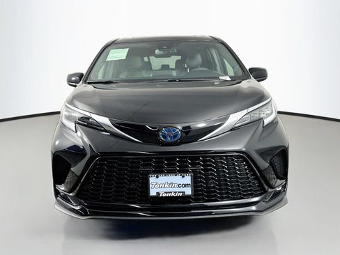 Certified 2023 Toyota Sienna XSE w/ XSE Plus Package AWD/4WD image 2