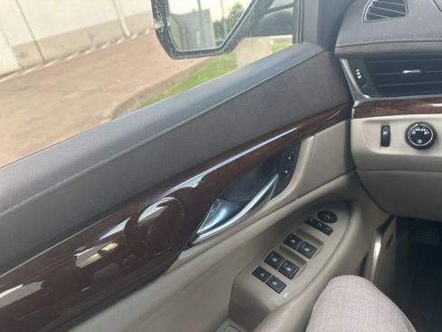 Used 2017 Cadillac Escalade Luxury RWD image 11