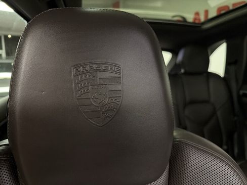 Used 2017 Porsche Cayenne Platinum Edition w/ Premium Package (PJV) AWD/4WD image 44