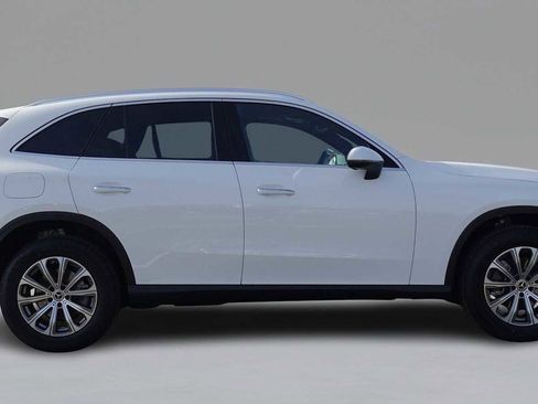 Used 2026 Mercedes-Benz GLC 300 4MATIC image 4