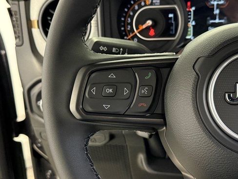 New 2025 Jeep Gladiator Willys image 28