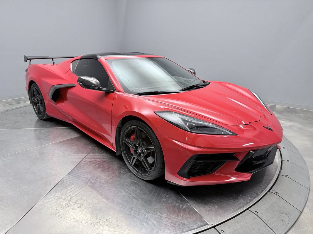 Used 2020 Chevrolet Corvette Stingray Preferred Cpe w/ 2LT Preferred Equipment Group RWD image 3