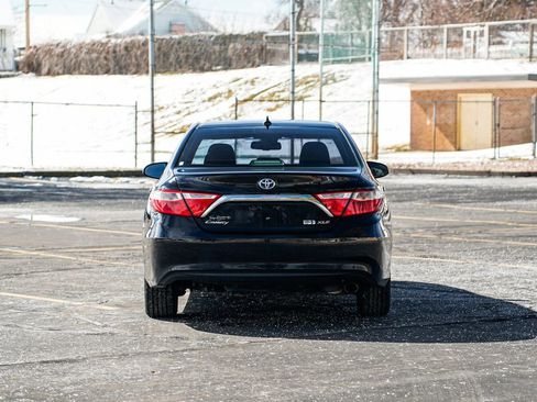 Used 2017 Toyota Camry XLE w/ Moonroof Package image 6