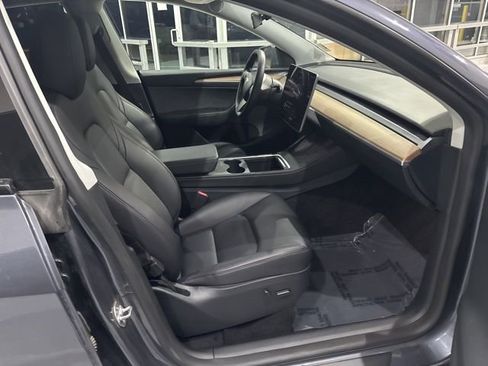 Used 2023 Tesla Model Y Performance image 31
