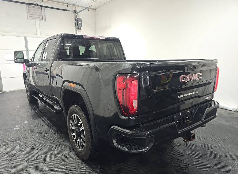 Used 2023 GMC Sierra 2500 AT4 w/ Gooseneck/5TH Wheel Package AWD/4WD image 3
