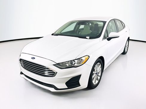 Used 2019 Ford Fusion SE FWD image 3