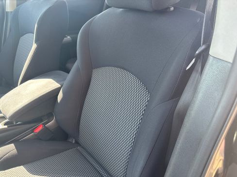 Used 2016 Nissan Juke S FWD image 18