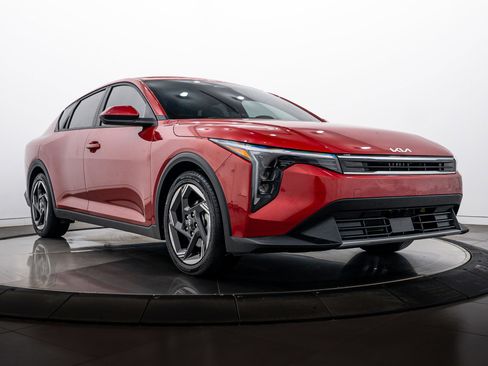 Used 2025 Kia K4 EX image 1