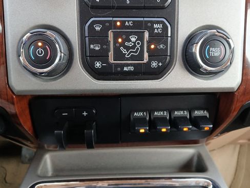 Used 2015 Ford F250 King Ranch w/ FX4 Off-Road Package AWD/4WD image 37
