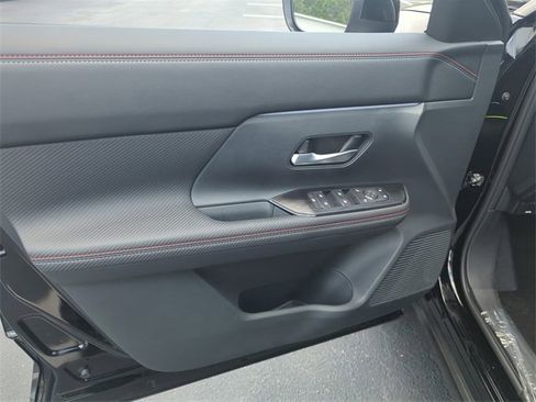 New 2025 Nissan Kicks SR w/ SR Premium Package image 8