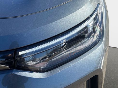 New 2026 Volkswagen Tiguan SE image 10