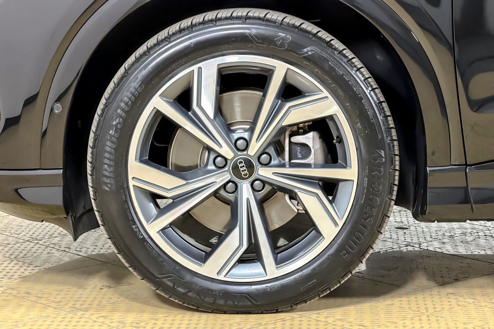 Certified 2024 Audi Q4 e-tron Premium Plus w/ Premium Plus AWD/4WD image 26