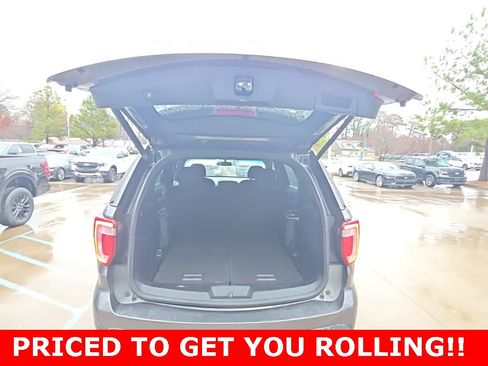 Used 2017 Ford Explorer XLT w/ Equipment Group 201A image 26