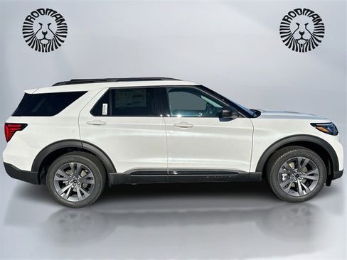 New 2026 Ford Explorer Active image 4