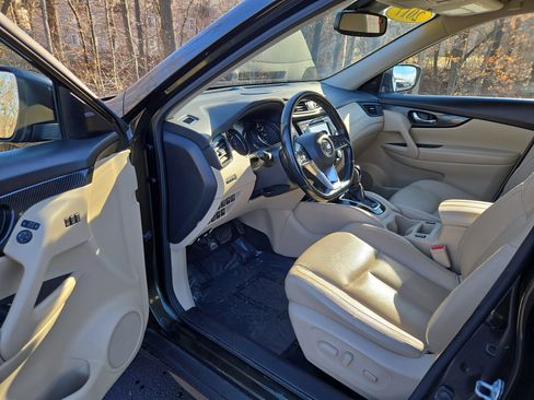 Used 2017 Nissan Rogue SL w/ SL Premium Package image 12