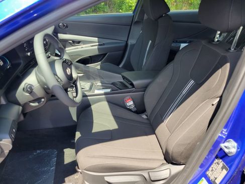 New 2025 Hyundai Elantra Sport image 9