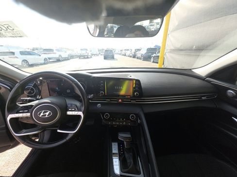 Used 2021 Hyundai Elantra SEL w/ Convenience Package image 5