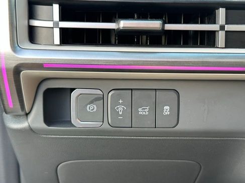 Used 2024 Hyundai Santa Fe Calligraphy image 8