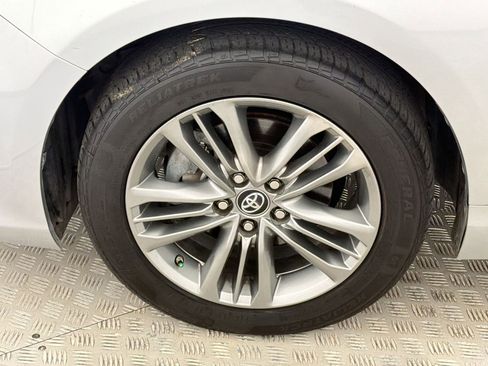 Used 2016 Toyota Camry SE image 25