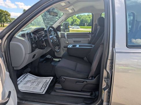 Used 2014 Chevrolet Silverado 3500 W/T AWD/4WD image 17