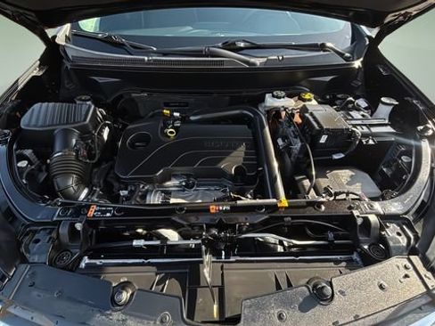 Used 2023 Chevrolet Equinox LT FWD image 32