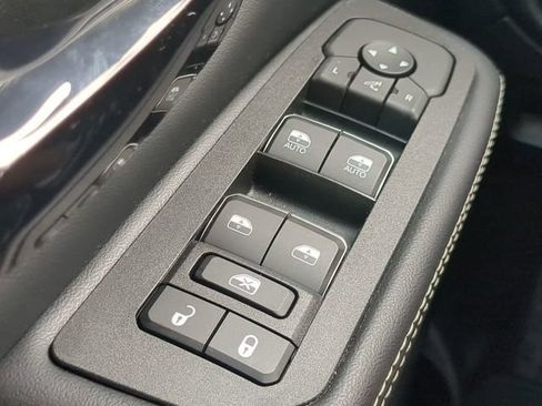 Used 2025 RAM 1500 Limited AWD/4WD image 24