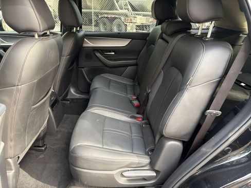 Used 2025 MAZDA CX-70 3.3 Turbo w/ Preferred Package image 35