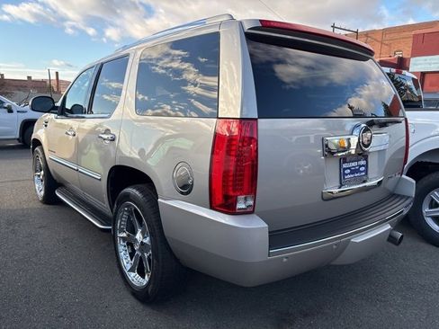 Used 2007 Cadillac Escalade AWD w/ Information Package image 4