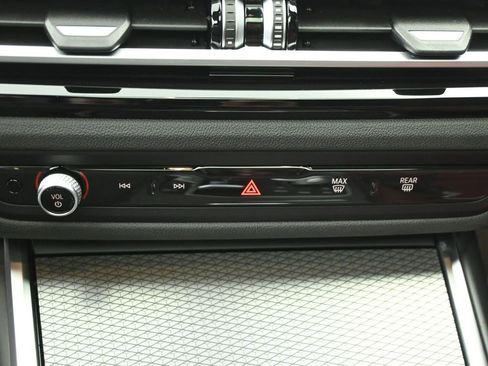 Used 2023 BMW 330i xDrive Sedan w/ M Sport Package image 13