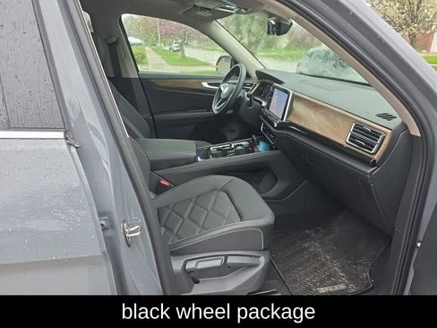 Used 2025 Volkswagen Atlas SE w/ Panoramic Sunroof Package AWD/4WD image 7