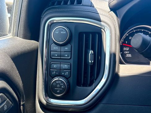 Used 2021 Chevrolet Silverado 1500 LTZ AWD/4WD image 38