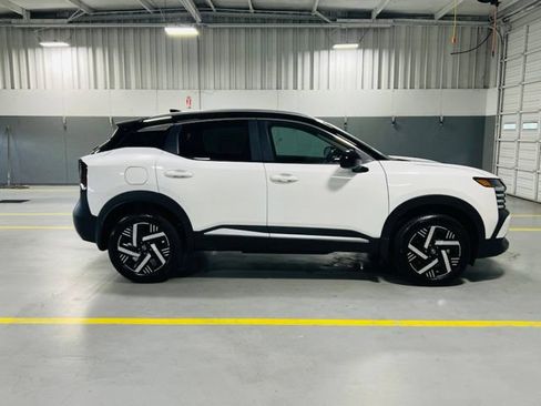 New 2026 Nissan Kicks SV FWD image 17