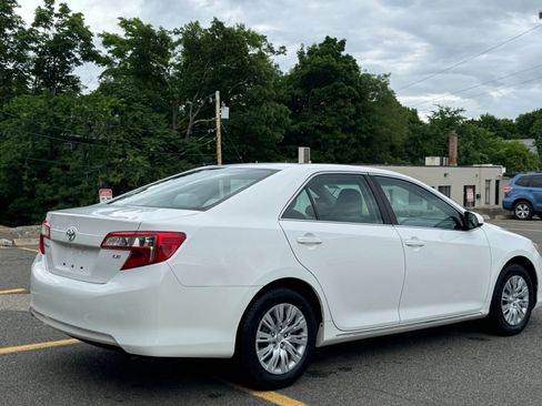 Used 2012 Toyota Camry LE FWD image 3