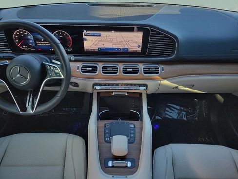 Certified 2025 Mercedes-Benz GLS 450 4MATIC image 21