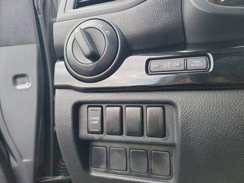 Used 2023 Nissan Titan SV image 22