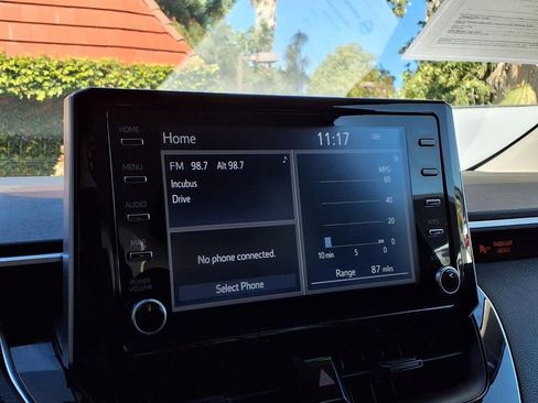 Used 2020 Toyota Corolla LE w/ Carpet Mat Package (TMS) image 7