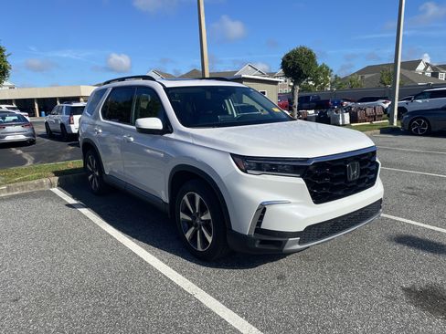 Used 2025 Honda Pilot Touring image 15