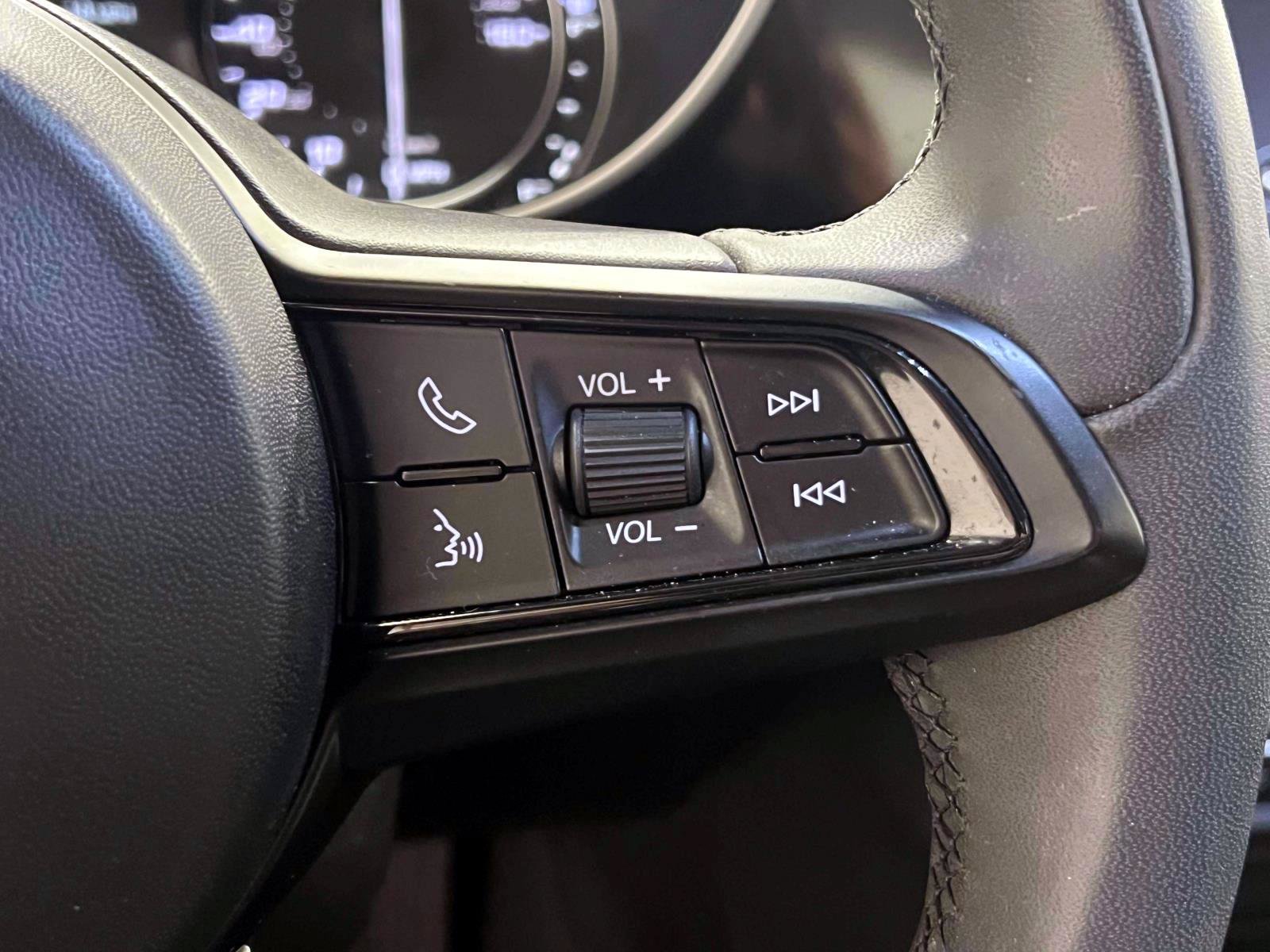 Used 2020 Alfa Romeo Giulia Ti AWD/4WD image 21