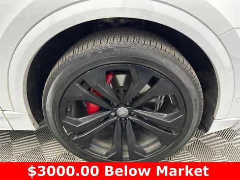 Used 2019 Audi Q8 Prestige image 14