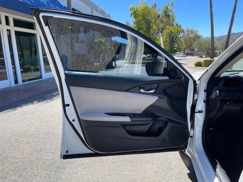 Used 2019 Honda Insight EX image 19