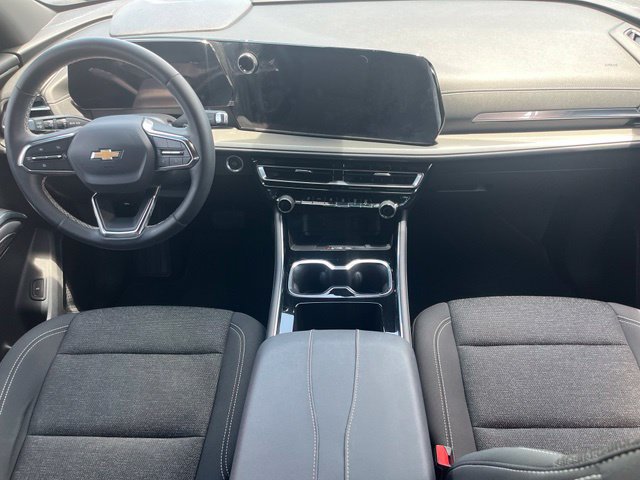 Used 2025 Chevrolet Traverse LT FWD image 16