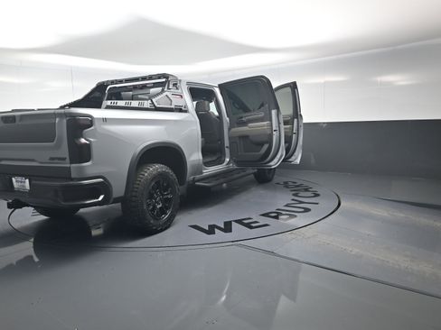 Used 2024 Chevrolet Silverado 1500 ZR2 w/ Technology Package image 25