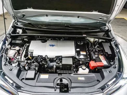 Certified 2021 Toyota Prius LE w/ Carpet Mat Package (TMS) image 28