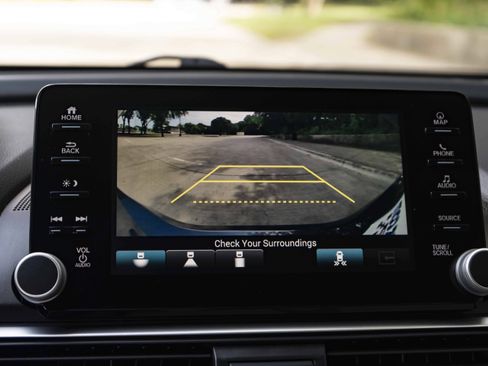 Used 2019 Honda Accord Touring image 31