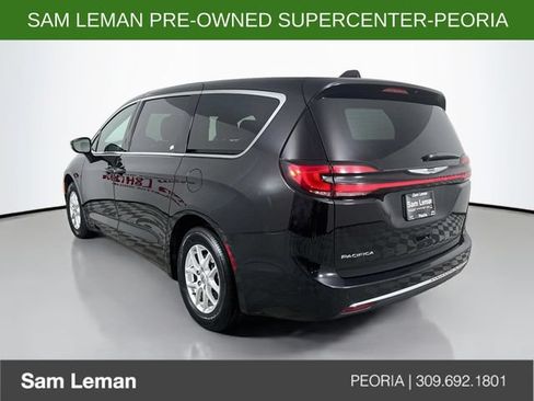 Used 2025 Chrysler Pacifica Select FWD image 5
